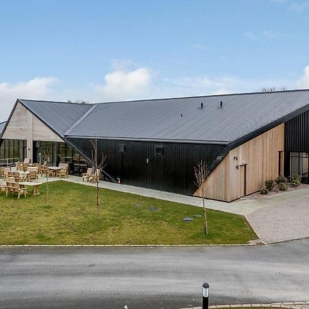 Woodland Lakes Lodges Тірск Екстер'єр фото
