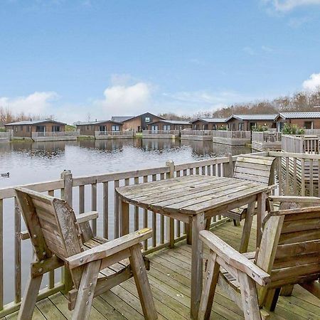 Woodland Lakes Lodges Тірск Екстер'єр фото
